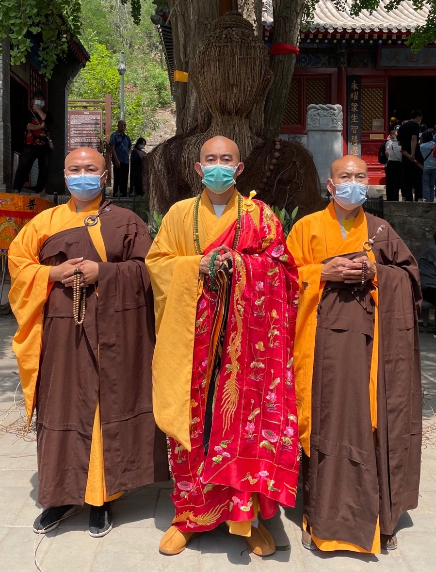 《浴佛节》北京和平寺恭迎释迦牟尼佛圣诞日，祈福世界和平图2
